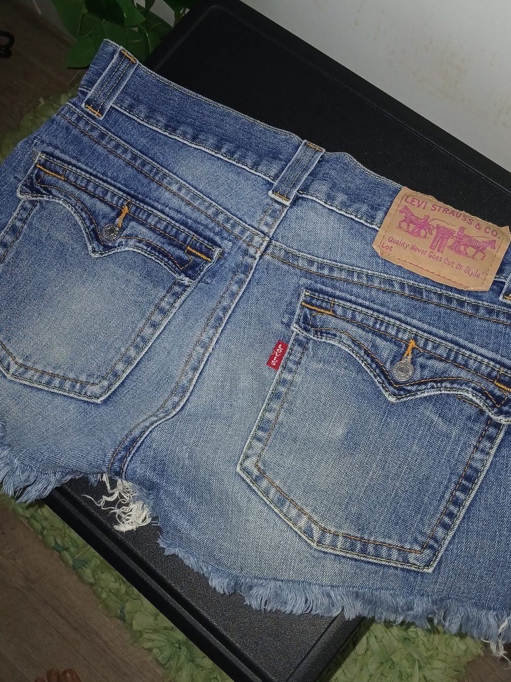 Levi's Y2k Blue Denim Slouch Flare Cut Off Womens Jean Shorts Distressed Sz 11